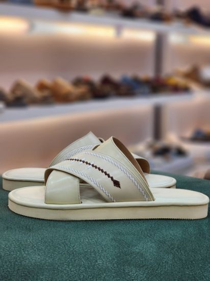 صورة شرقي اكس مطرز